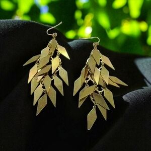 Vintage Gold-toned metal mesh Dangle chandelier style earrings